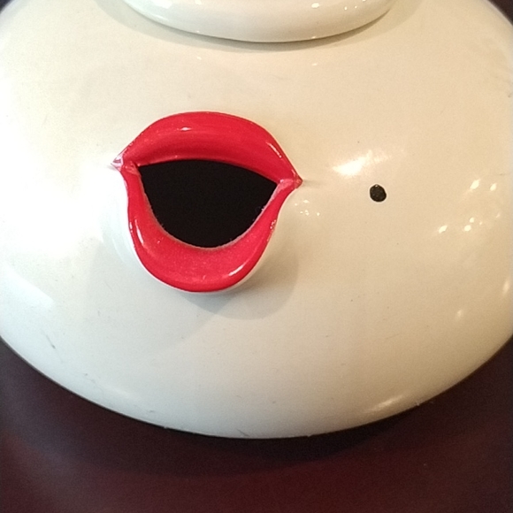 Marilyn Monroe teapot - Picture 2 of 6